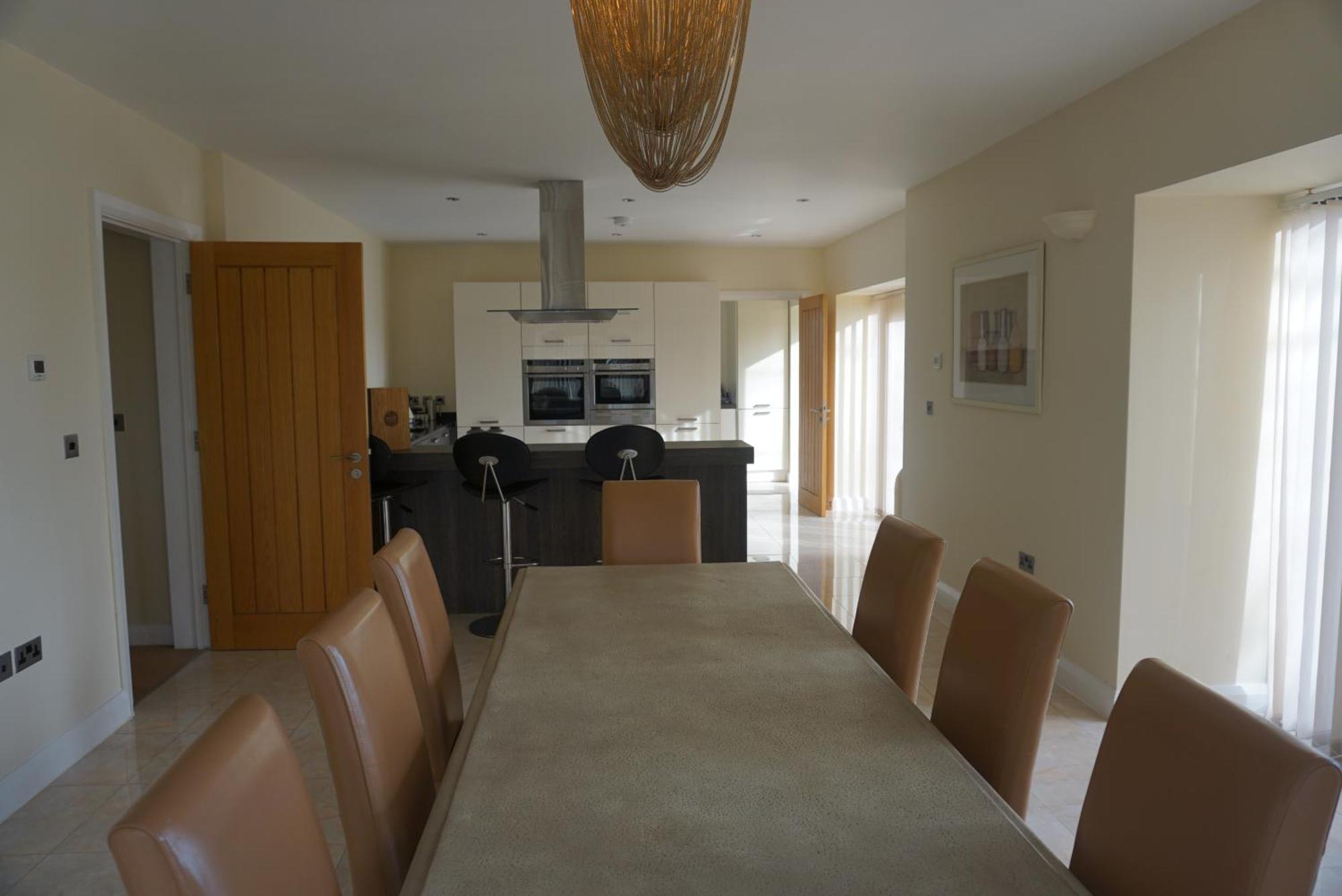 Hunter Lodges By Celtic Manor Нюпорт Екстериор снимка